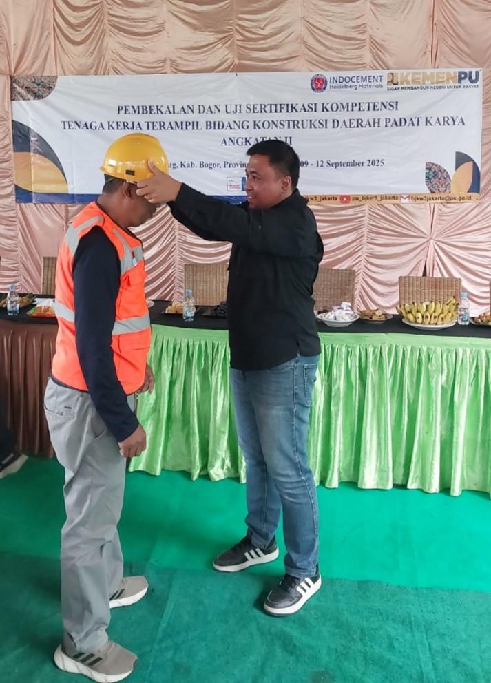 Dukung Sertifikasi Tenaga Kerja Konstruksi, Semen Tiga Roda Berikan Pembekalan Untuk Tenaga Konstruksi Terampil